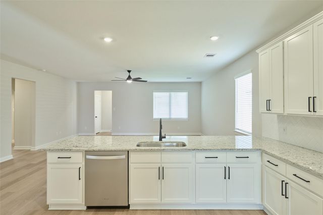 21554 Bluebonnet Bay Drive, Magnolia, TX 77354