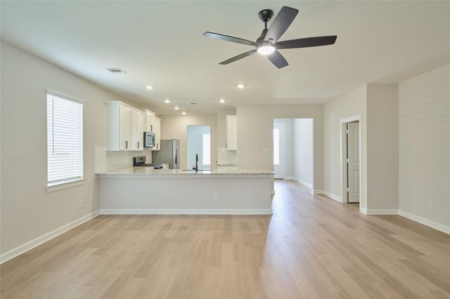 21554 Bluebonnet Bay Drive, Magnolia, TX 77354