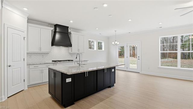 1322 Wharf Hill DR, Smithfield, VA 23430