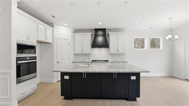 1322 Wharf Hill DR, Smithfield, VA 23430