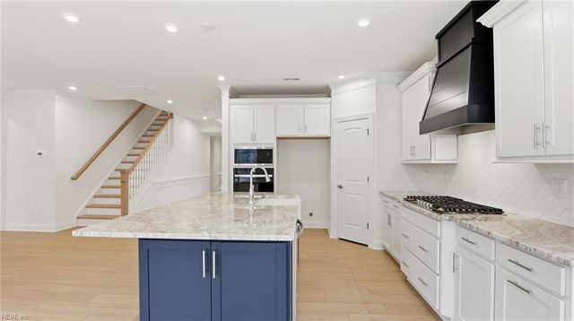 1322 Wharf Hill DR, Smithfield, VA 23430