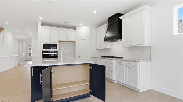 1322 Wharf Hill DR, Smithfield, VA 23430