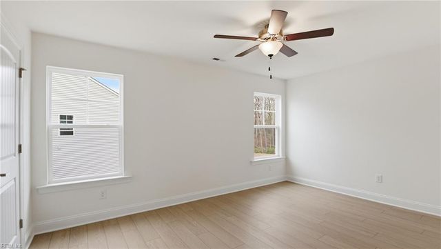 1322 Wharf Hill DR, Smithfield, VA 23430