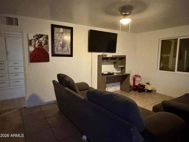 338 E MARILYN Avenue, Mesa, AZ 85210