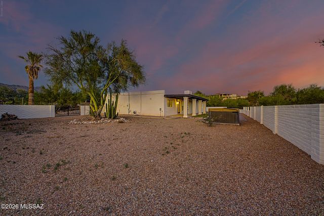 4554 N Avenida Del Cazador, Tucson, AZ 85718