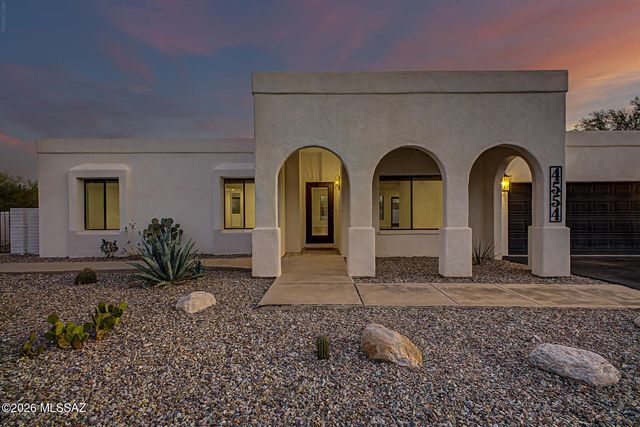 4554 N Avenida Del Cazador, Tucson, AZ 85718