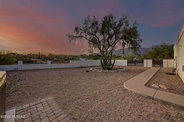 4554 N Avenida Del Cazador, Tucson, AZ 85718