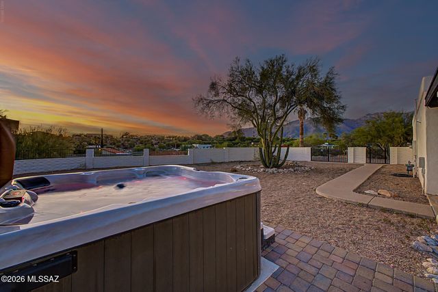 4554 N Avenida Del Cazador, Tucson, AZ 85718