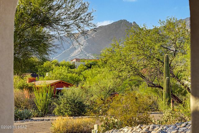 4554 N Avenida Del Cazador, Tucson, AZ 85718
