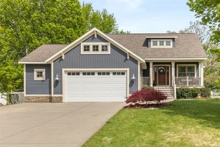 8242 Hearthway Avenue, Jenison, MI 49428