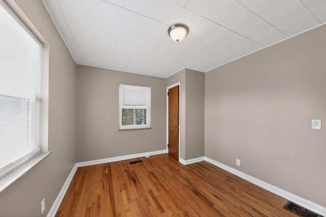 1291 W Galbraith Road, North College Hill, OH 45231