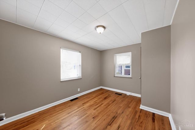 1291 W Galbraith Road, North College Hill, OH 45231