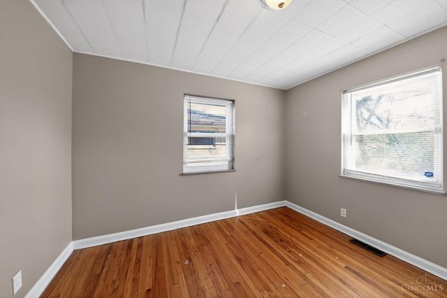 1291 W Galbraith Road, North College Hill, OH 45231