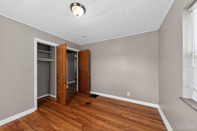 1291 W Galbraith Road, North College Hill, OH 45231