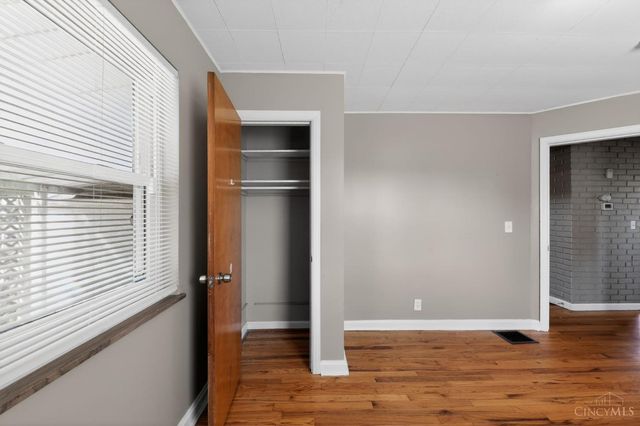 1291 W Galbraith Road, North College Hill, OH 45231