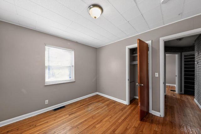 1291 W Galbraith Road, North College Hill, OH 45231