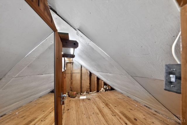 1291 W Galbraith Road, North College Hill, OH 45231