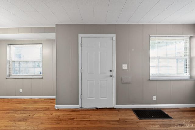 1291 W Galbraith Road, North College Hill, OH 45231