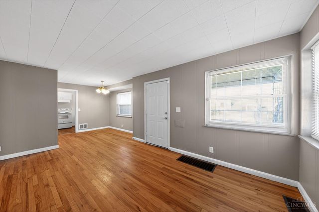 1291 W Galbraith Road, North College Hill, OH 45231