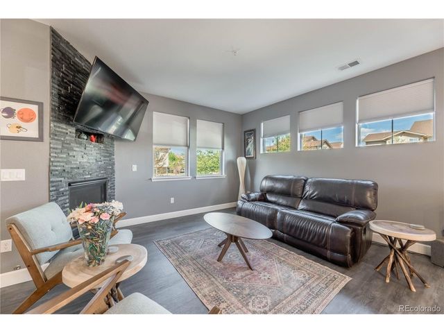 24907 E Calhoun Pl B, Aurora, CO 80016
