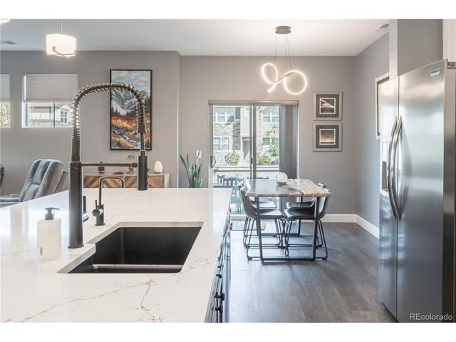 24907 E Calhoun Pl B, Aurora, CO 80016