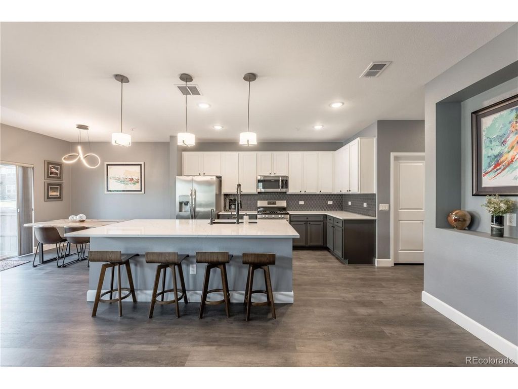24907 E Calhoun Pl B, Aurora, CO 80016