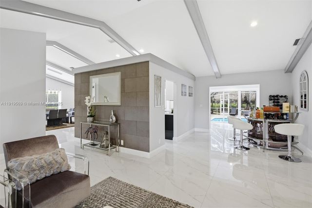 5601 SW 195th Ter, Southwest Ranches, FL 33332