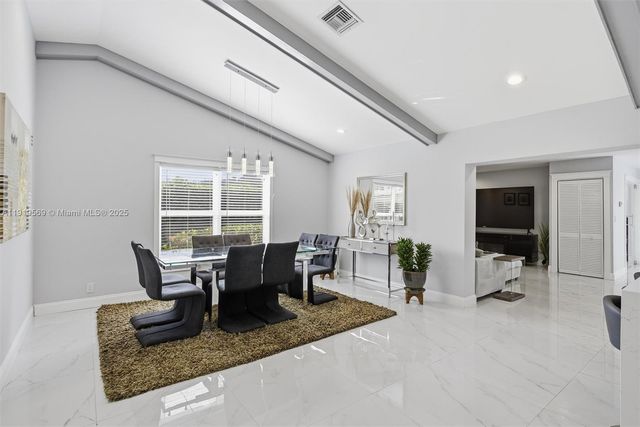 5601 SW 195th Ter, Southwest Ranches, FL 33332