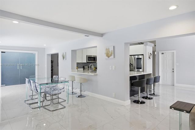 5601 SW 195th Ter, Southwest Ranches, FL 33332