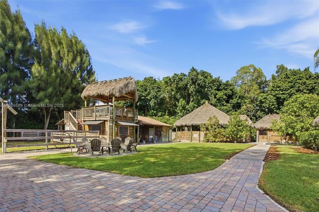 5601 SW 195th Ter, Southwest Ranches, FL 33332