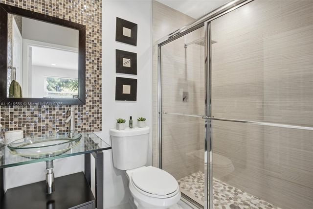 5601 SW 195th Ter, Southwest Ranches, FL 33332