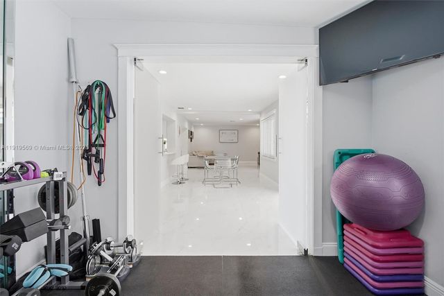 5601 SW 195th Ter, Southwest Ranches, FL 33332