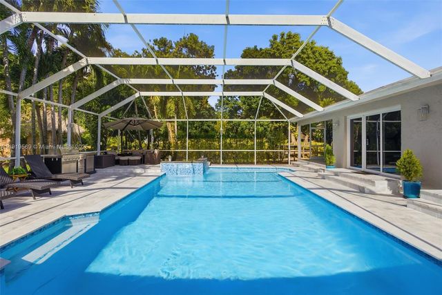 5601 SW 195th Ter, Southwest Ranches, FL 33332