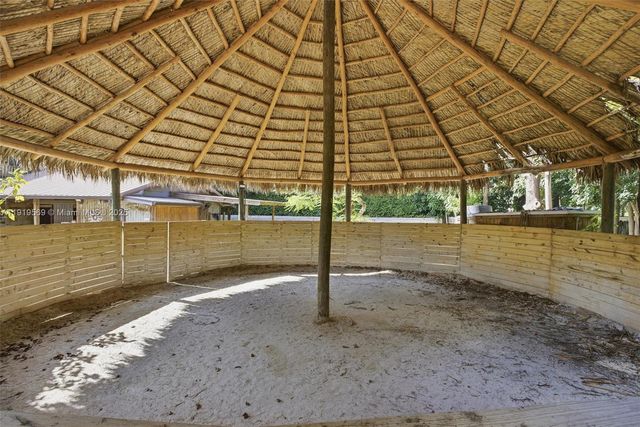 5601 SW 195th Ter, Southwest Ranches, FL 33332