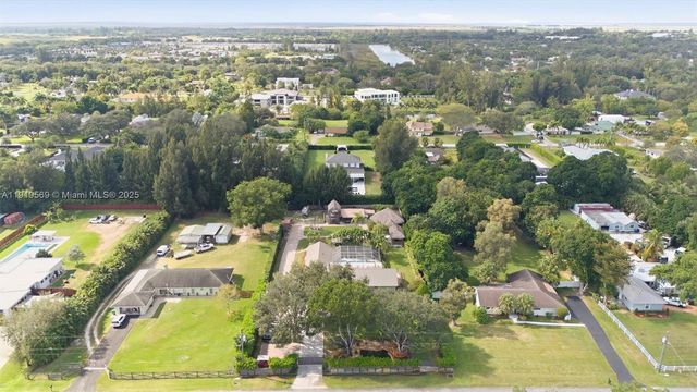 5601 SW 195th Ter, Southwest Ranches, FL 33332