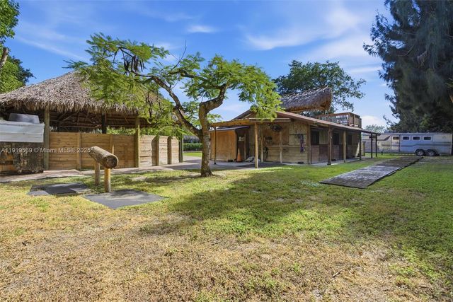5601 SW 195th Ter, Southwest Ranches, FL 33332