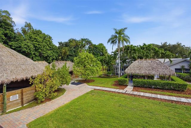 5601 SW 195th Ter, Southwest Ranches, FL 33332