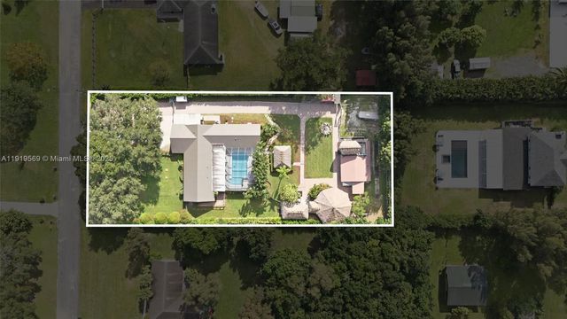 5601 SW 195th Ter, Southwest Ranches, FL 33332