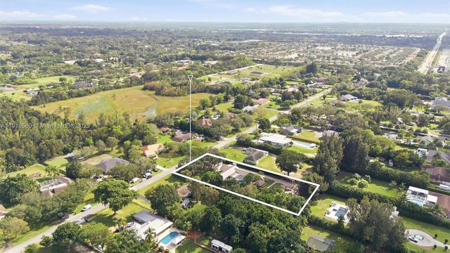 5601 SW 195th Ter, Southwest Ranches, FL 33332