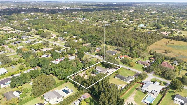 5601 SW 195th Ter, Southwest Ranches, FL 33332