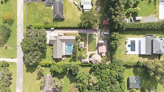 5601 SW 195th Ter, Southwest Ranches, FL 33332