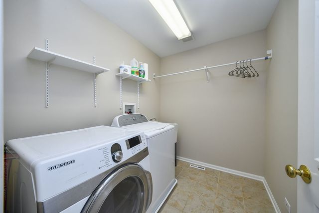 640 Kendridge Court, Aurora, IL 60502