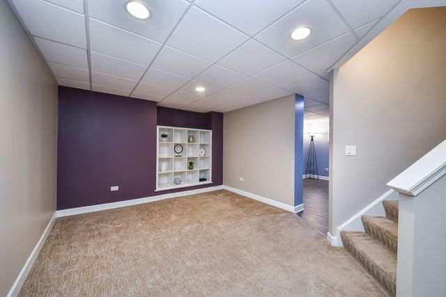 640 Kendridge Court, Aurora, IL 60502