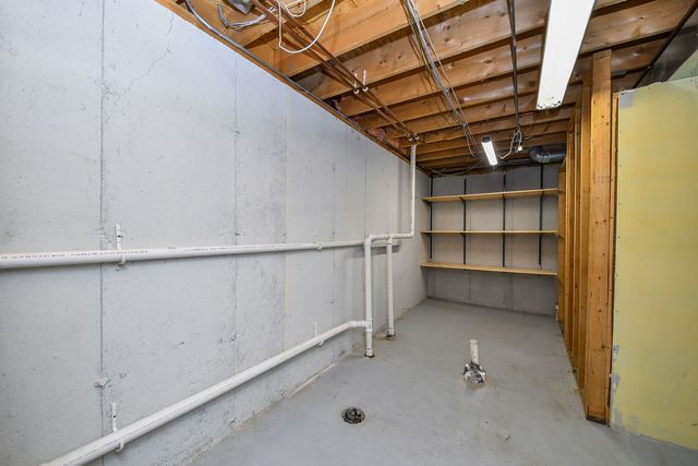 640 Kendridge Court, Aurora, IL 60502