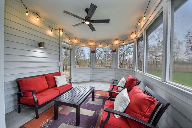 640 Kendridge Court, Aurora, IL 60502