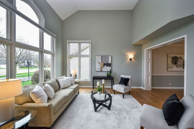 640 Kendridge Court, Aurora, IL 60502