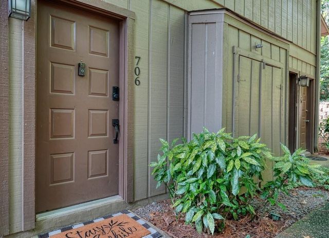 706 Cumberland SE Court, Smyrna, GA 30080
