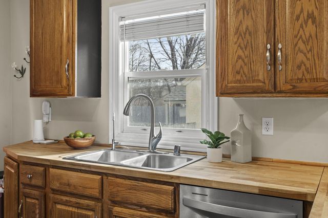 3559 5th Street NE, Minneapolis, MN 55418