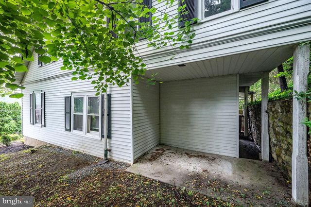1050 FRIEDENSBURG RD, Reading, PA 19606