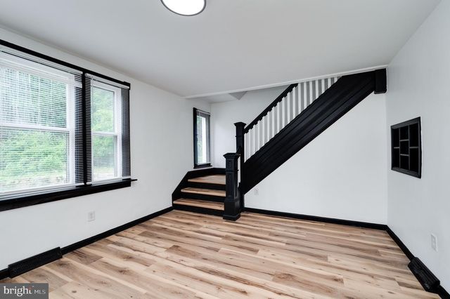 1050 FRIEDENSBURG RD, Reading, PA 19606